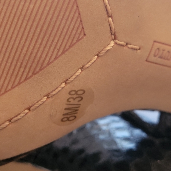 Vince Camuto Carlotte Assymetrical Heels Size 8 - Picture 7 of 8